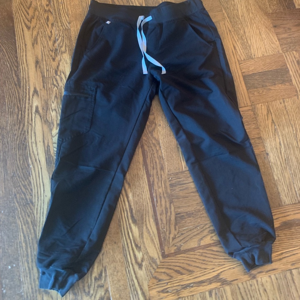 Gently Used Figs Zamora Joggers in Black